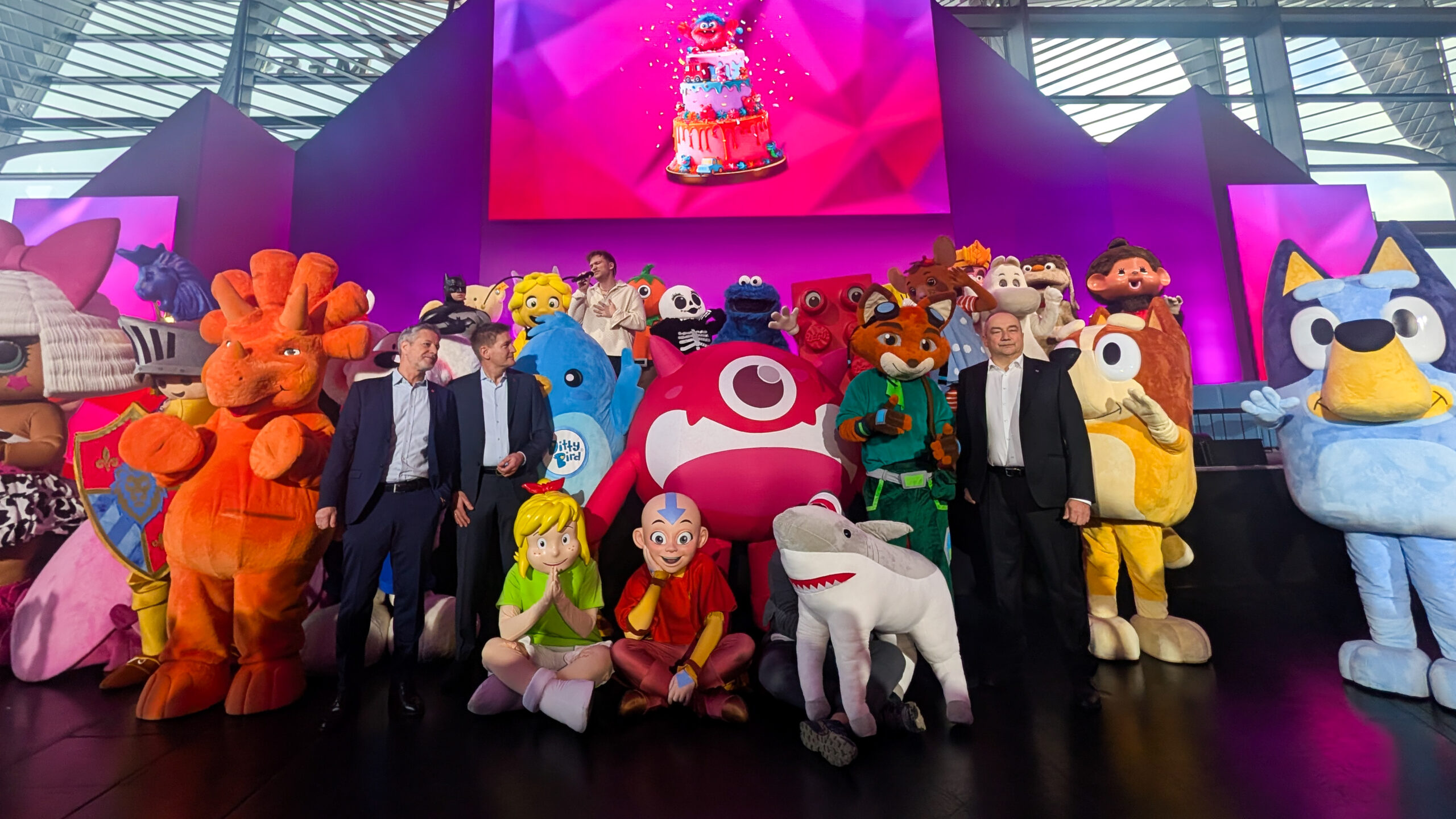 12 歲 Queeny 再次受邀登上國際玩具展