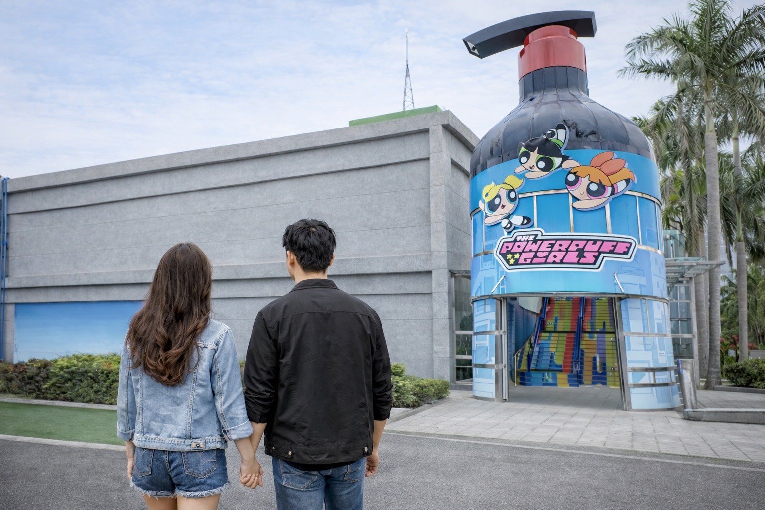 Dcard女孩被男友寵到哭　從夜市到觀光工廠彌補成長缺口