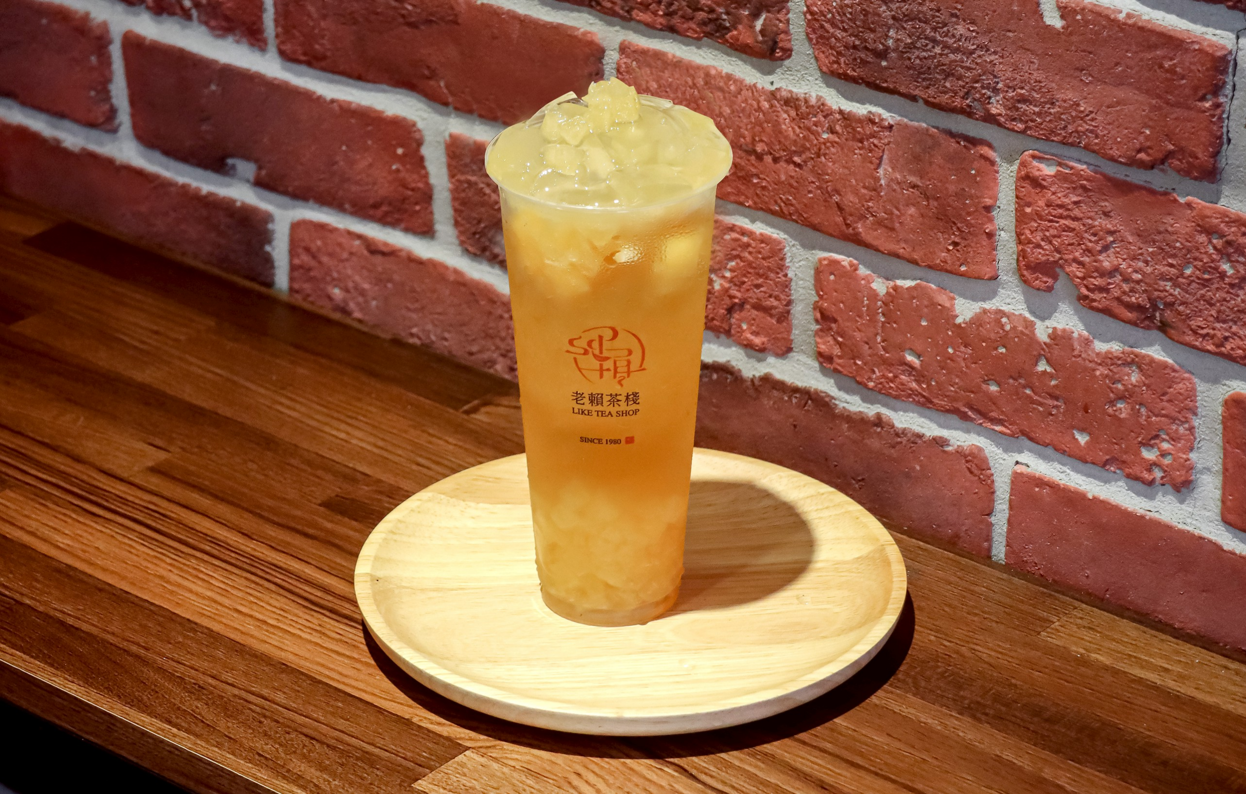 韓國富士蘋果撞進手搖杯！老賴茶棧「蘋果系列」 4/7 爆爽上市 好喝到想天天續杯！