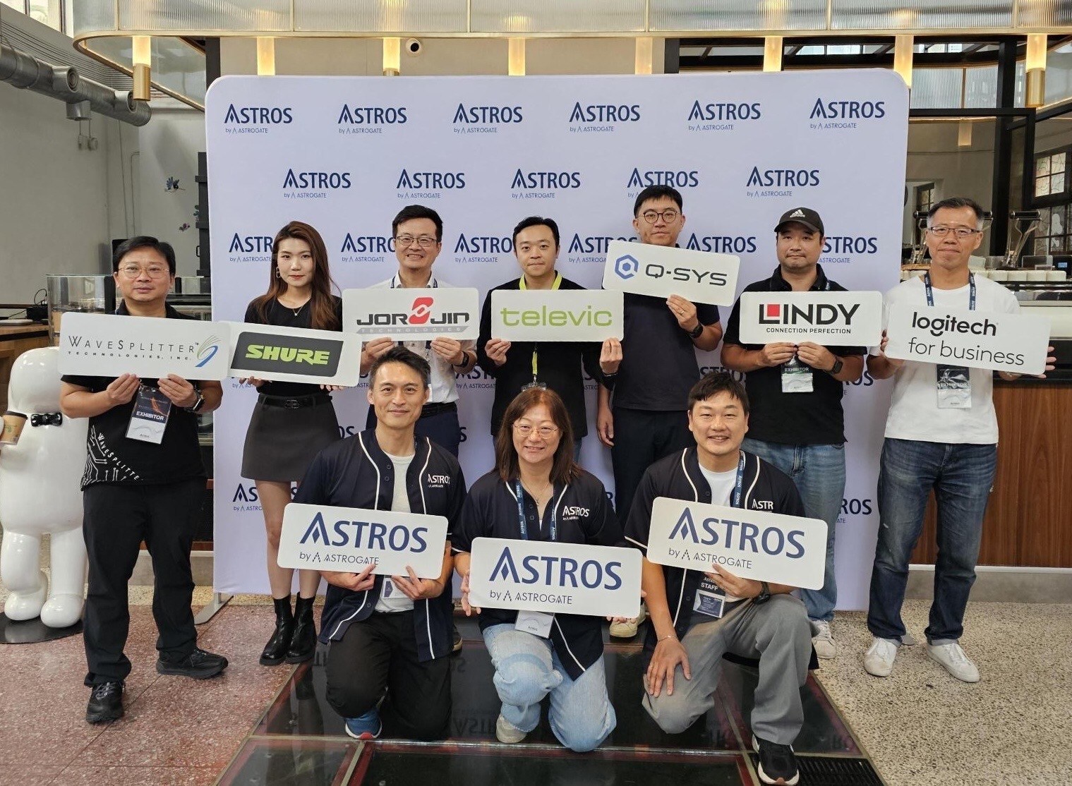 艾思通科技舉辦「ASTROS Wireless Day 2026」展示 AI 與無線協作技術整合下的企業應用新模式